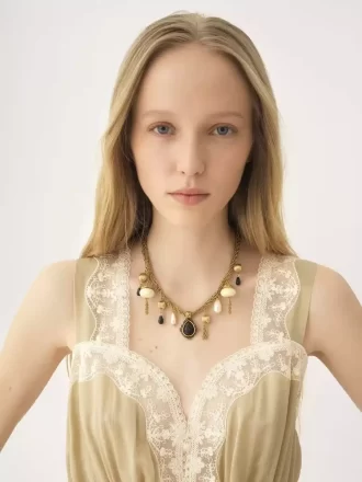 The Chloé Antique Pearls necklace