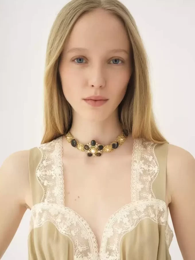 The Chloé Magnificent choker The Chloé Magnificent choker