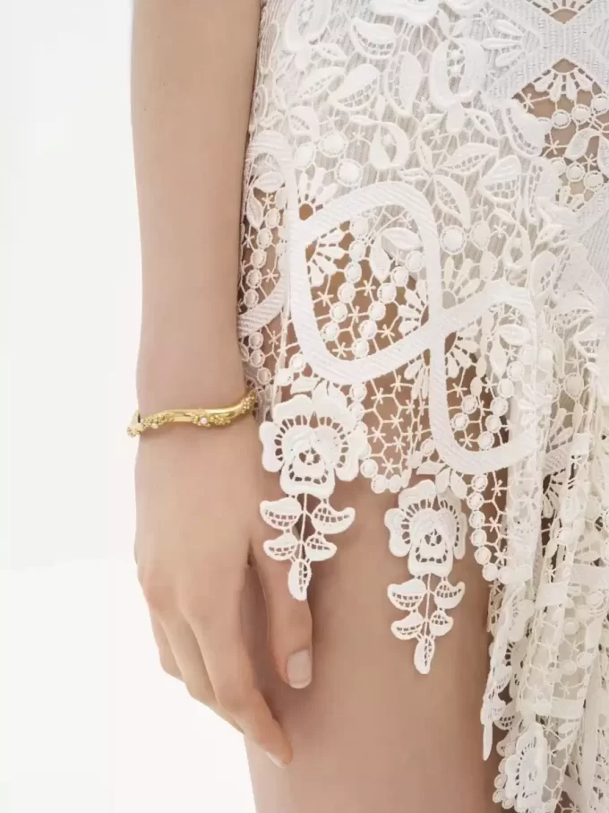 The Chloé Shells bangle