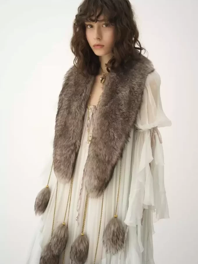 The Treasure Tails scarf in shearling