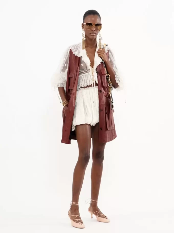 Utilitarian vest in leather