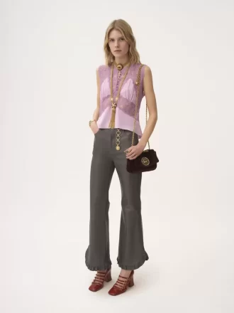 V-neck top in crêpe de chine & lace